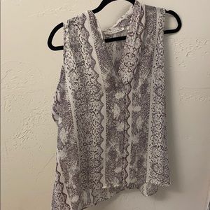 Size large violet + Claire shell top